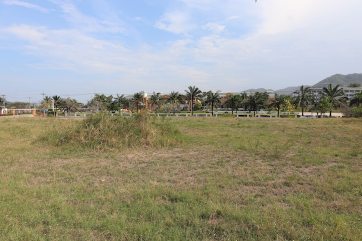 Golf course land Palm Hills for sale Property Solutions Hua Hin
