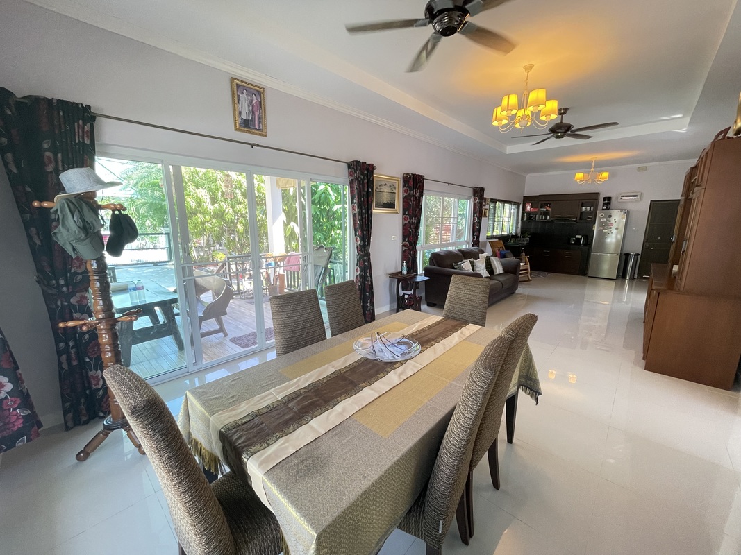 Hua Hin View Well Maintained House with nice Garden Lazudi Luxury