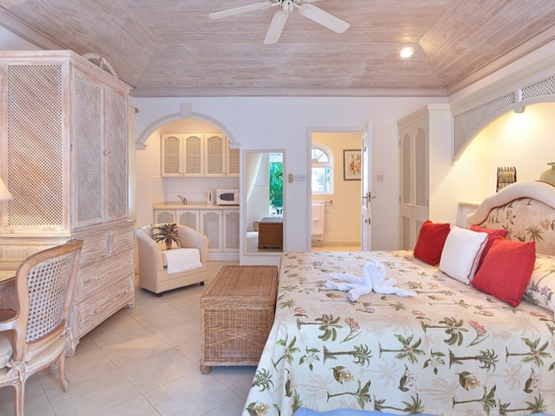 3 bed Gated Community, Golf Resort For Sale in St. James, - thumb 4