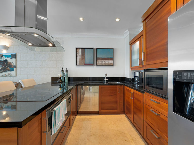 1 bed Beachfront, Gated Community For Sale in St. James, - thumb 5