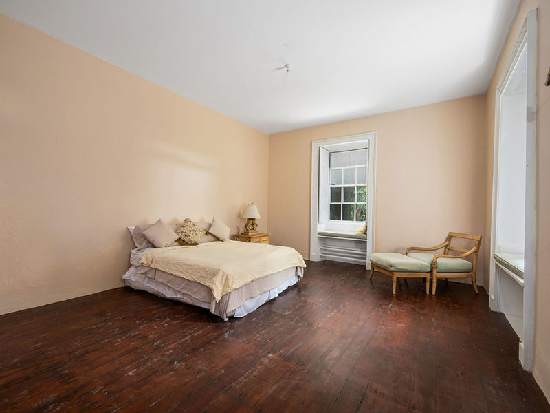 5 bed Residential Properties, Single Family Home For Sale in St. Joseph, - thumb 8