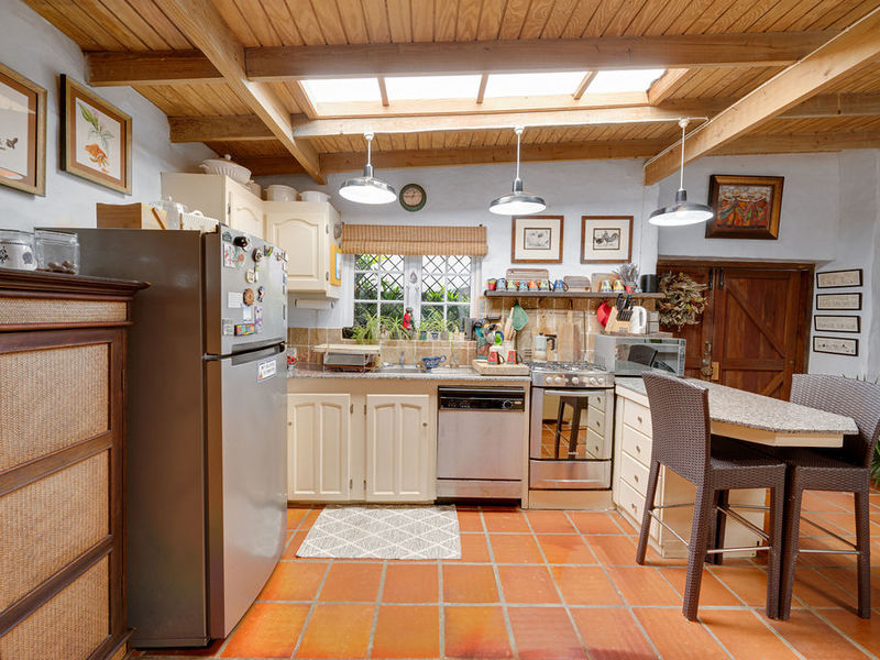 5 bed Residential Properties, Single Family Home For Sale in St. Joseph, - thumb 12