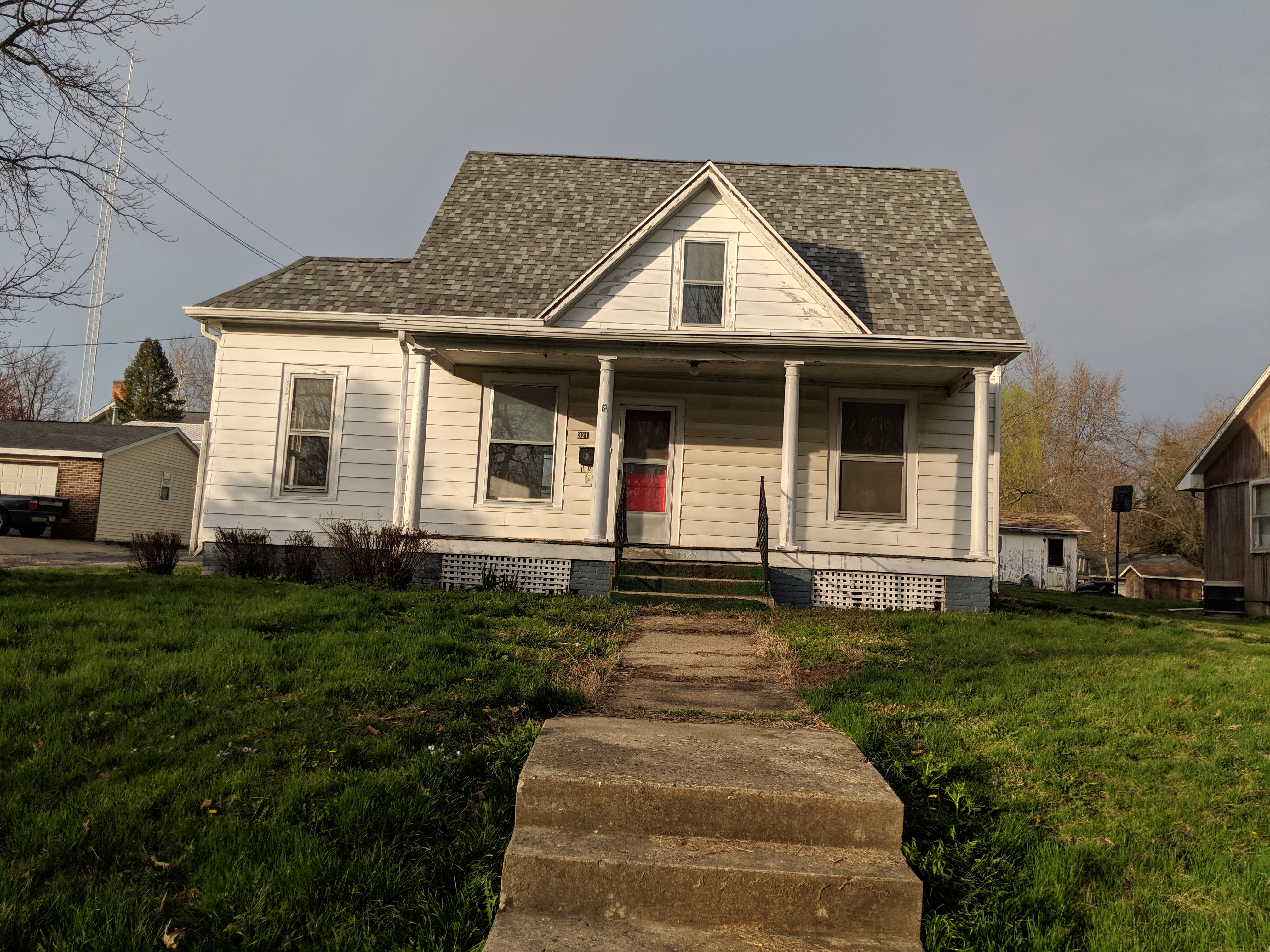 For Sale 321 E Beardstown Street, Virginia, IL 62691 4 Beds / 2 Full