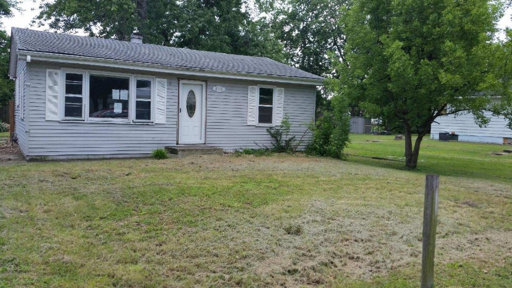 For Sale 636 Chouteau Ave, Granite City, IL 62040 2 Beds / 1 Full