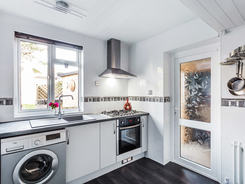 3 bed House - Semi For Sale in Redhill, Surrey - 2