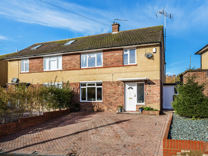 3 bed House - Semi For Sale in Redhill, Surrey