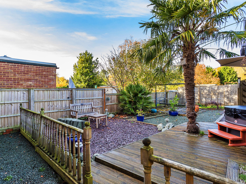 3 bed House - Semi For Sale in Redhill, Surrey - 3