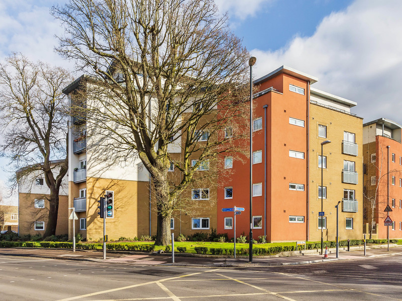 1 Bed Apartment To Rent in Crawley