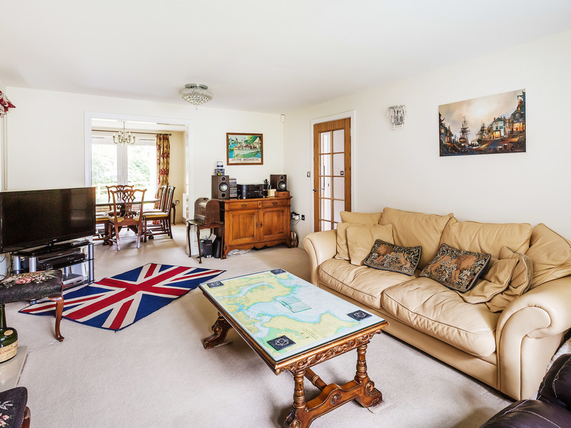 5 Bed House Detached For Sale in Caterham