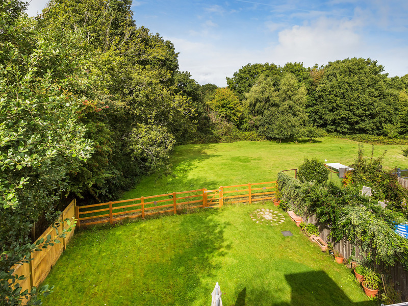 5 bed House - Detached For Sale in Caterham, Surrey - 2