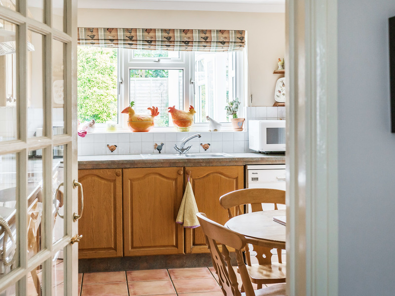 4 bed House - Detached For Sale in Horsham, West Sussex - 2