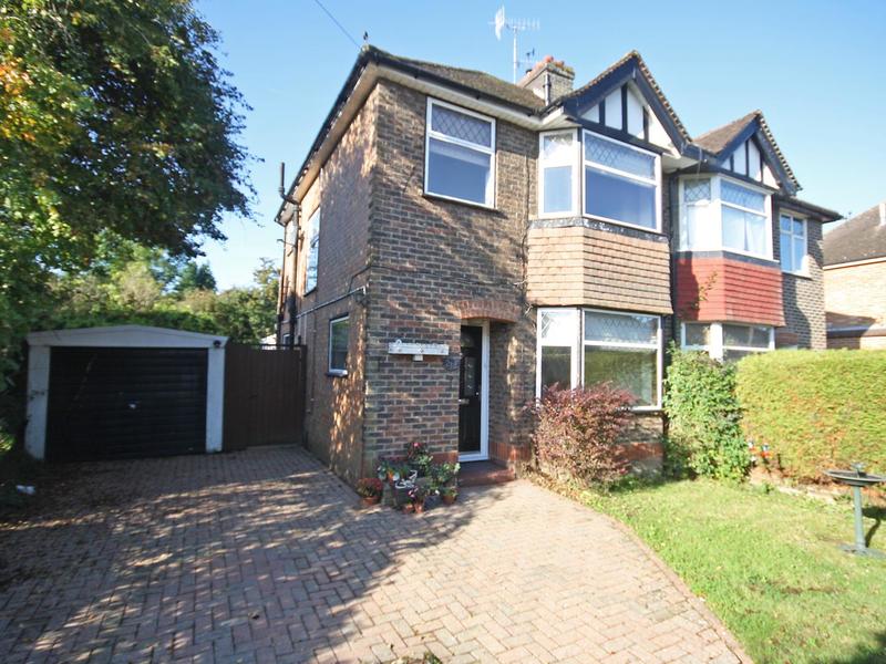 3 Bed House Semi To Rent in Horley