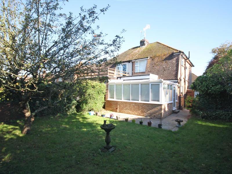 3 Bed House Semi To Rent in Horley Surrey