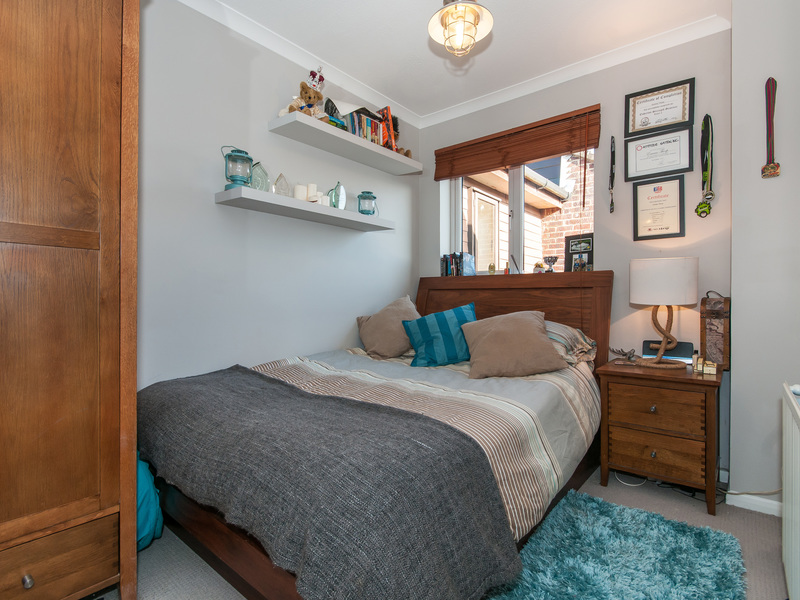 2 Bed House Terrace To Rent in Dorking