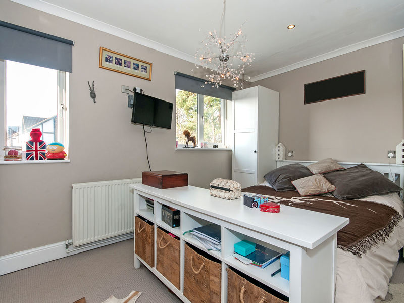 2 Bed House Terrace To Rent in Dorking