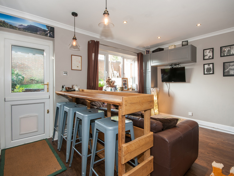 2 Bed House Terrace To Rent in Dorking