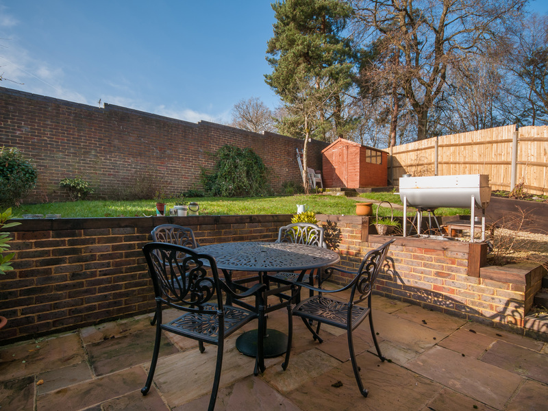 2 Bed House Terrace To Rent in Dorking