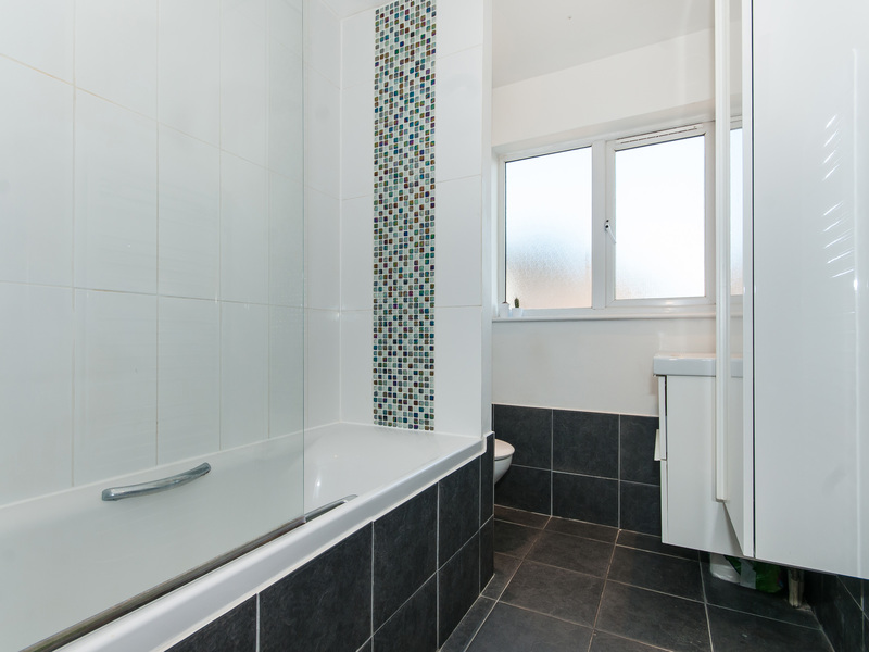 2 Bed House Terrace To Rent in Dorking