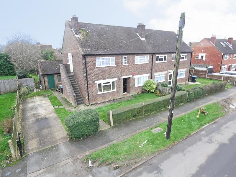 2 bed Apartment For Rent in Warlingham, Surrey - 2