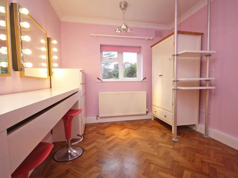 2 bed Apartment For Rent in Warlingham, Surrey - 3