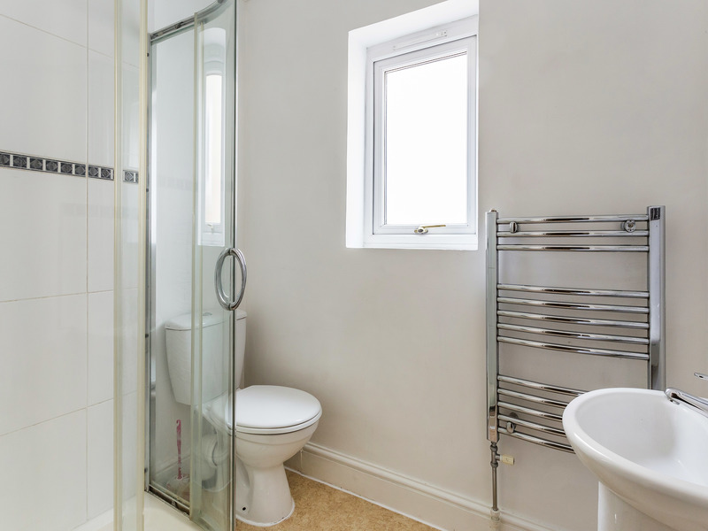 4 bed House - Semi For Rent in Redhill, Surrey - 3