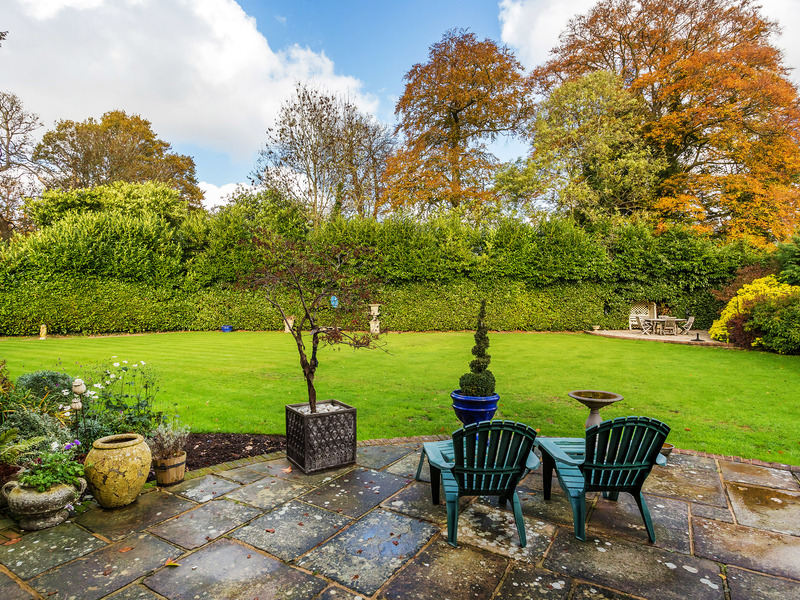 3 Bed House Semi To Rent in Chipstead