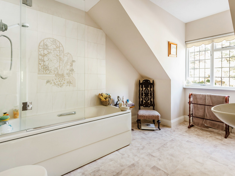 3 bed House - Semi For Rent in Chipstead, Surrey - 3