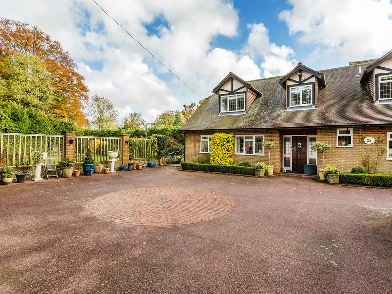 3 Bed House Semi To Rent in Chipstead