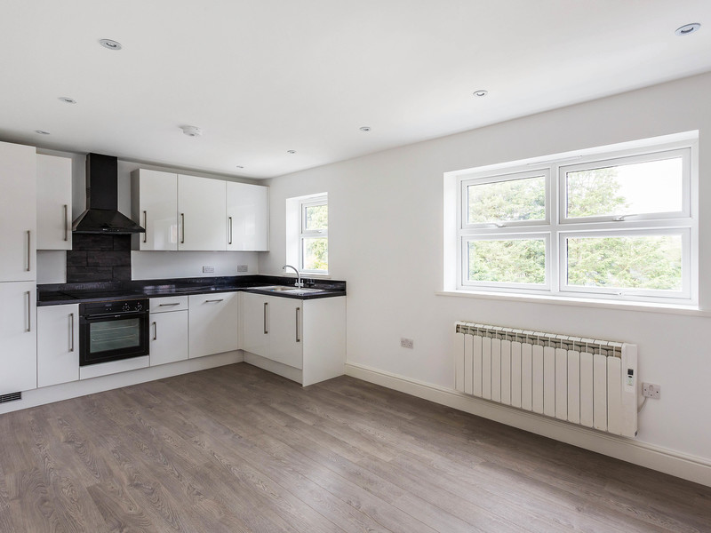 1 bed Apartment For Sale in Redhill, Surrey - 2
