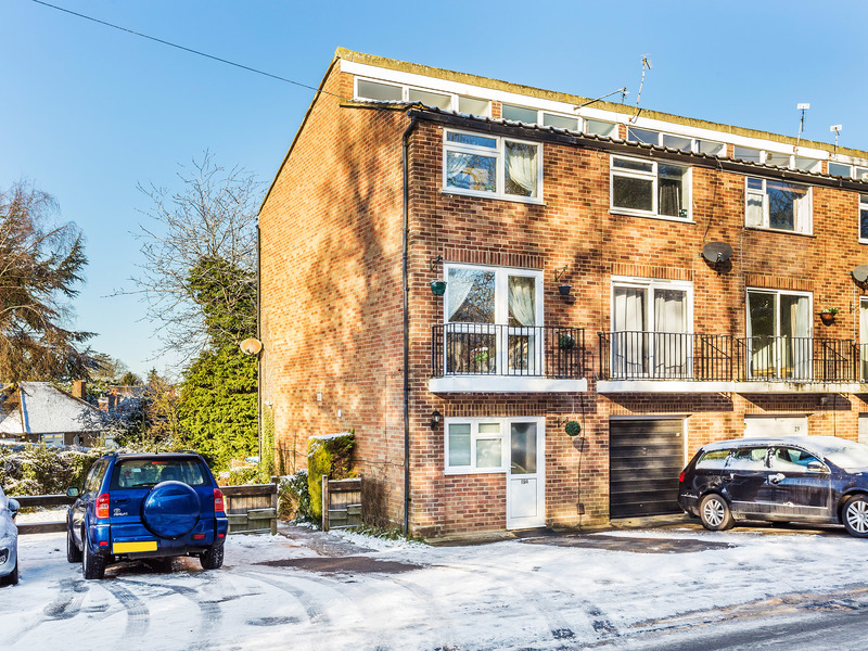 1 Bed Apartment To Rent in Warlingham