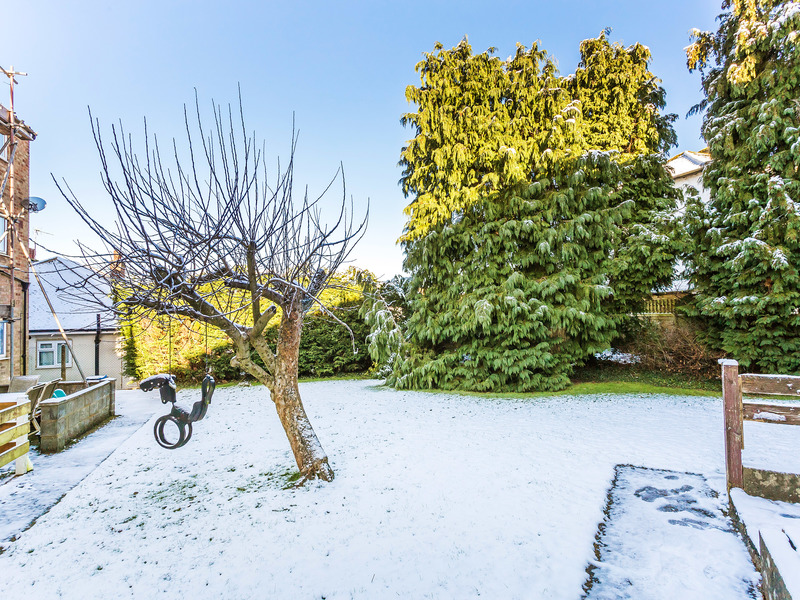 1 Bed Apartment To Rent in Warlingham