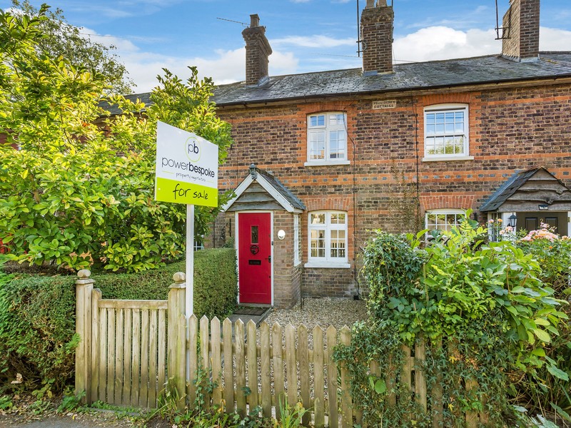 2 bed House - Terrace For Sale in Horley, Surrey
