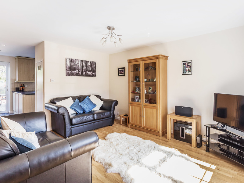 3 bed House - Terrace For Sale in Redhill, Surrey - 2