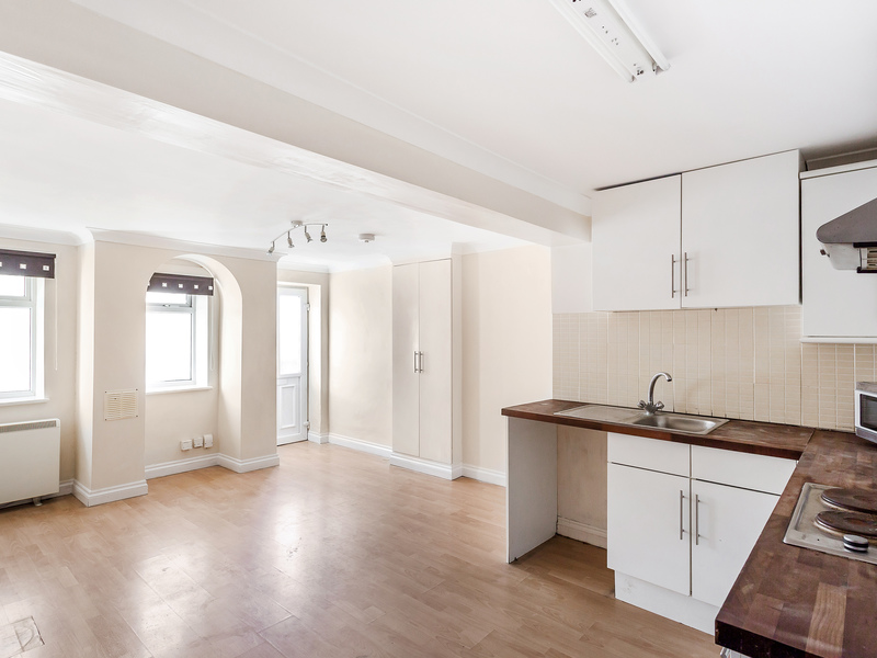 1 Bed Apartment To Rent in Redhill