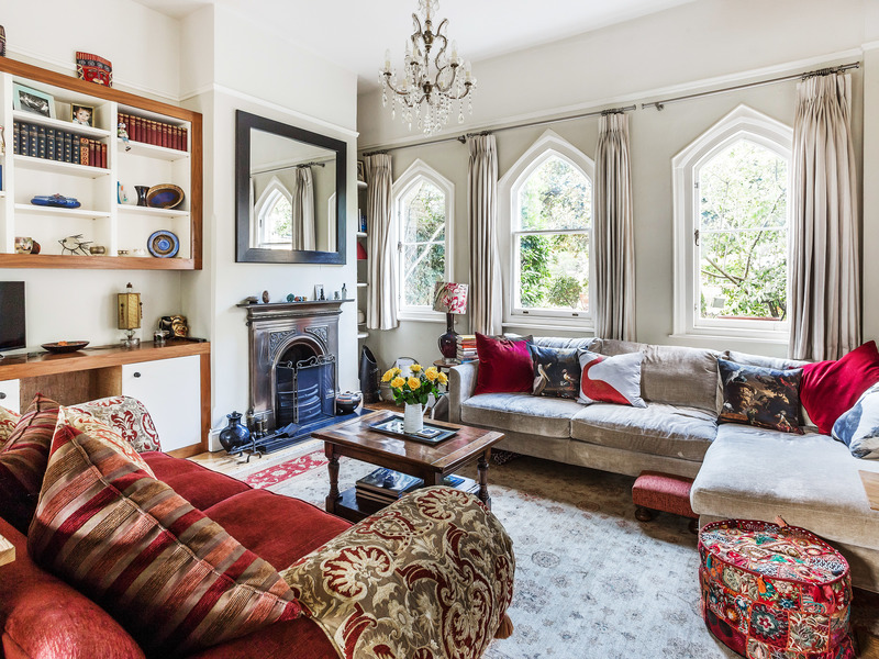 3 bed House - Semi For Sale in Weybridge, Surrey