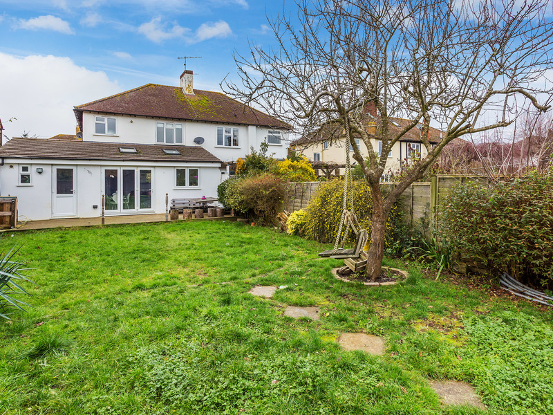 3 Bed House Semi For Sale in Betchworth