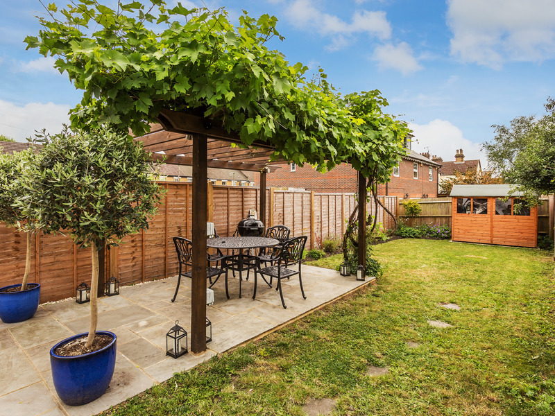 4 bed House - Semi For Sale in Redhill, Surrey - 3