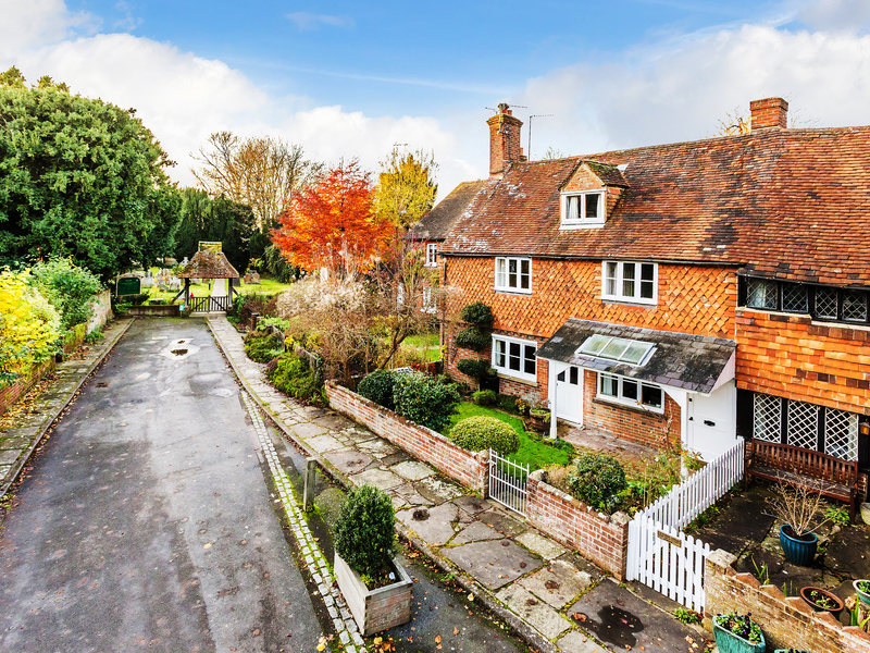 4 bed House - Semi For Sale in Old Ifield, West Sussex / Surrey Border - 2