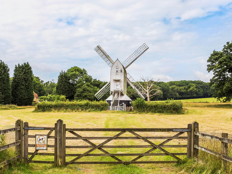 3 bed House - Semi For Sale in Horley, Surrey - 3