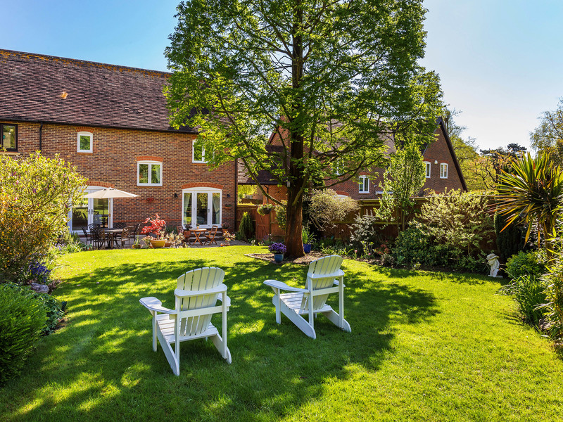 3 bed House - Semi For Sale in Horley, Surrey - 2