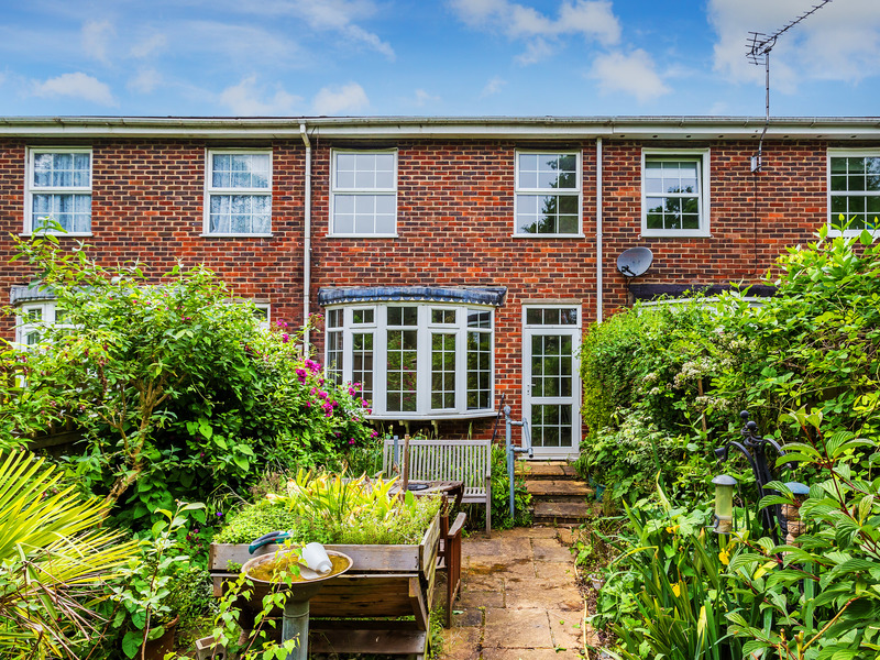 3 bed House - End Terrace For Sale in Malden, Surrey