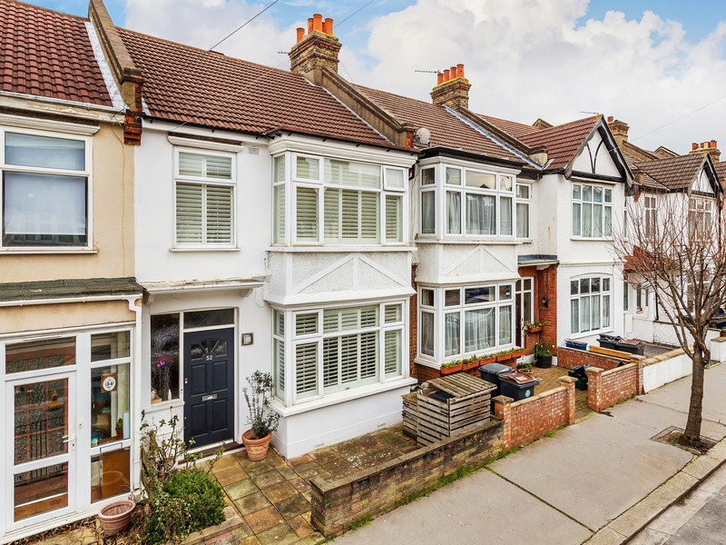 3 bed House - End Terrace For Sale in Croydon, Surrey