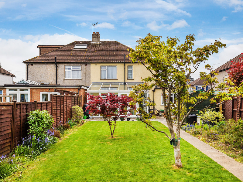 4 bed House - Semi For Sale in Reigate, Surrey - 2