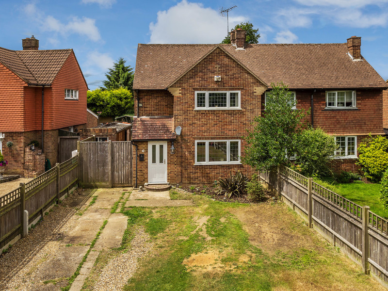 2 bed House - Semi For Sale in Epsom, Surrey