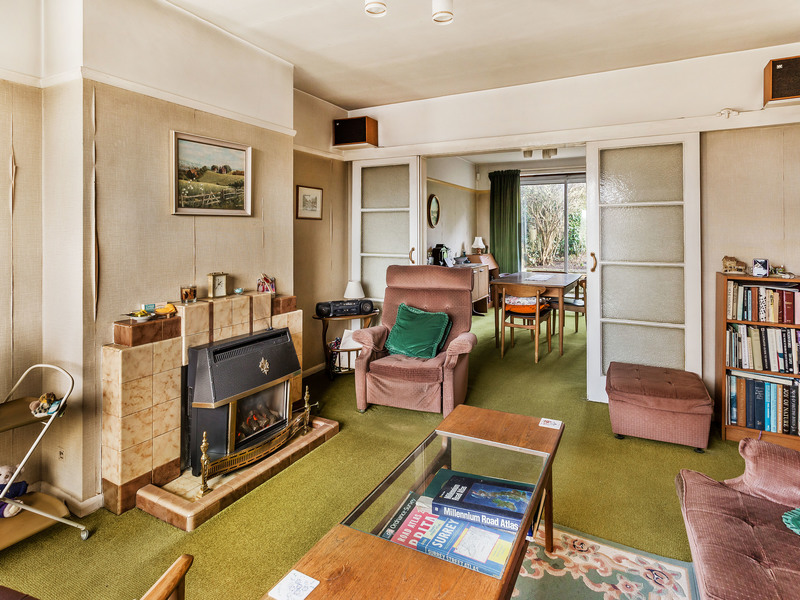 3 bed House - Semi For Sale in Redhill, Surrey - 2