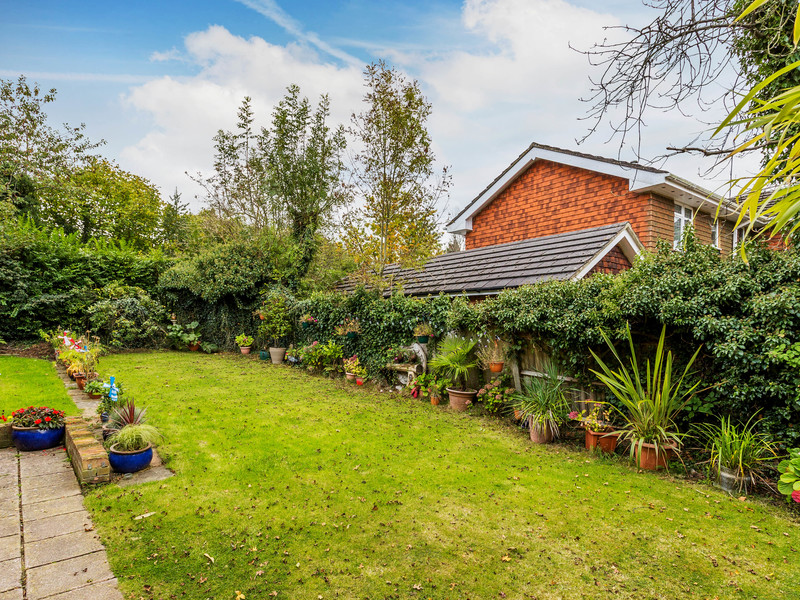 4 bed House - Detached For Sale in Edenbridge, Kent - 3