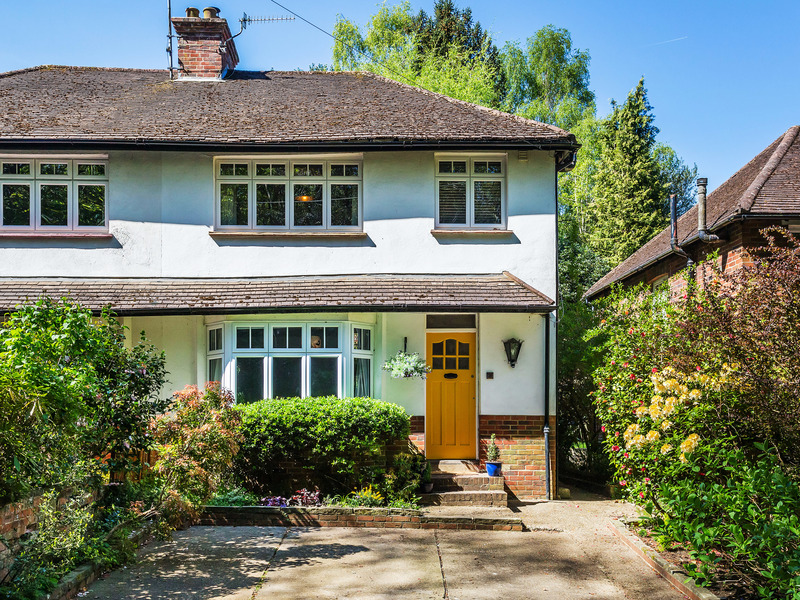 3 bed House - Semi For Sale in Dorking, Surrey