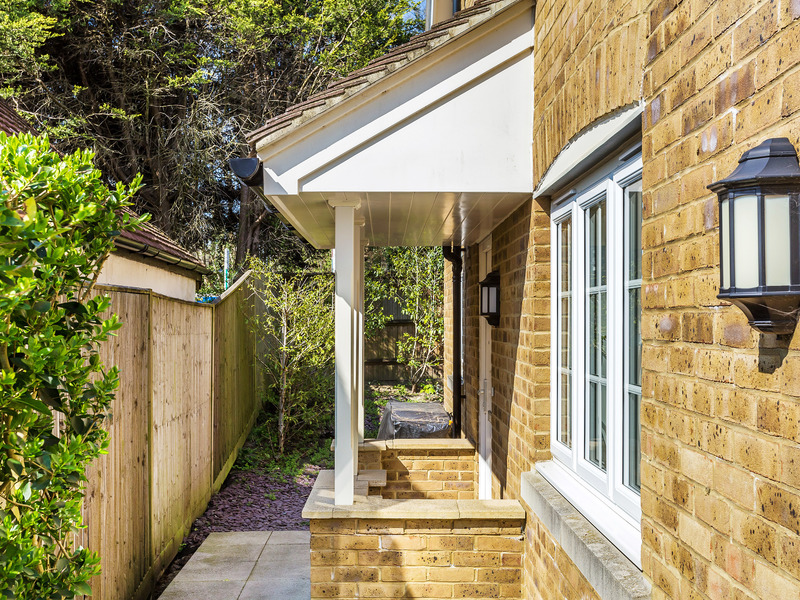 2 bed House - Semi For Sale in Reigate, Surrey