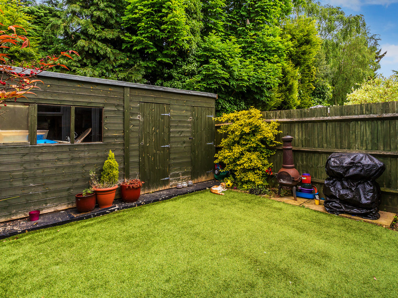 3 bed House - Semi For Sale in Caterham, Surrey - 3