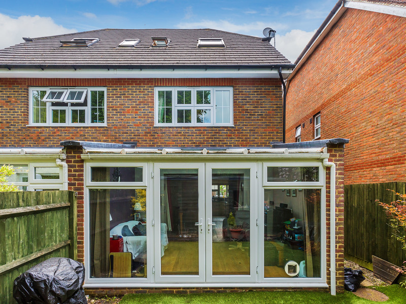 3 bed House - Semi For Sale in Caterham, Surrey - 2